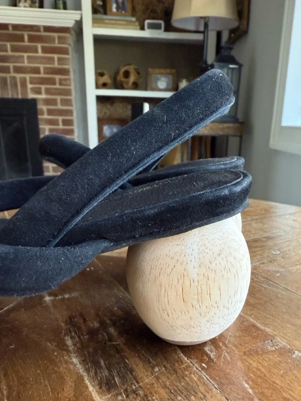 Intentionally Blank Strappy Suede Wood Heel Sandals 8. - Picture 5 of 7